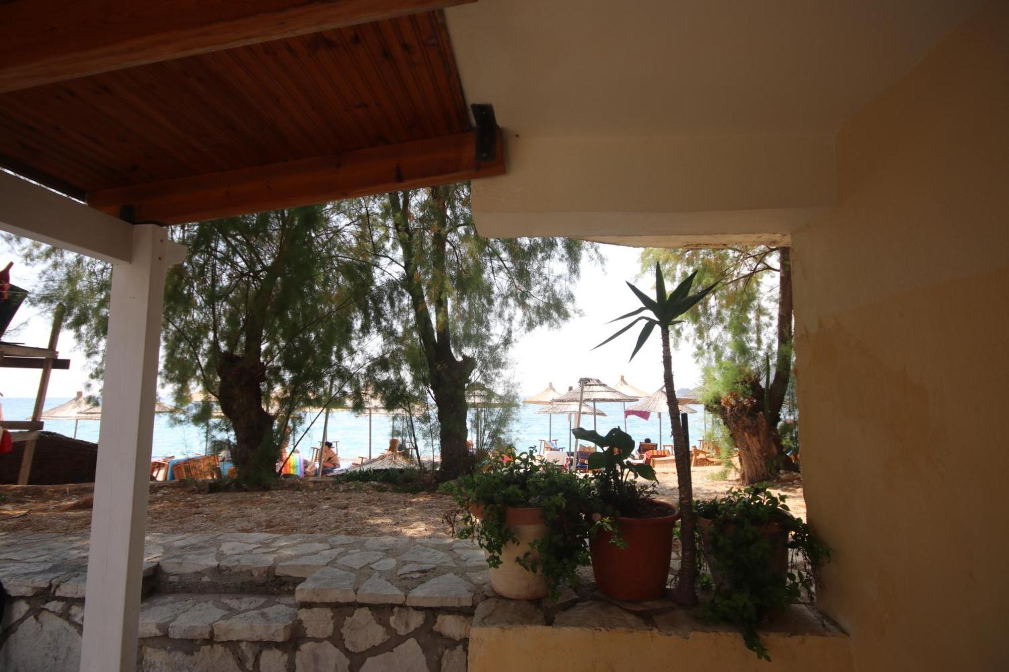 Hotel Potami Beach - Mondi Goro Himarë Eksteriør billede