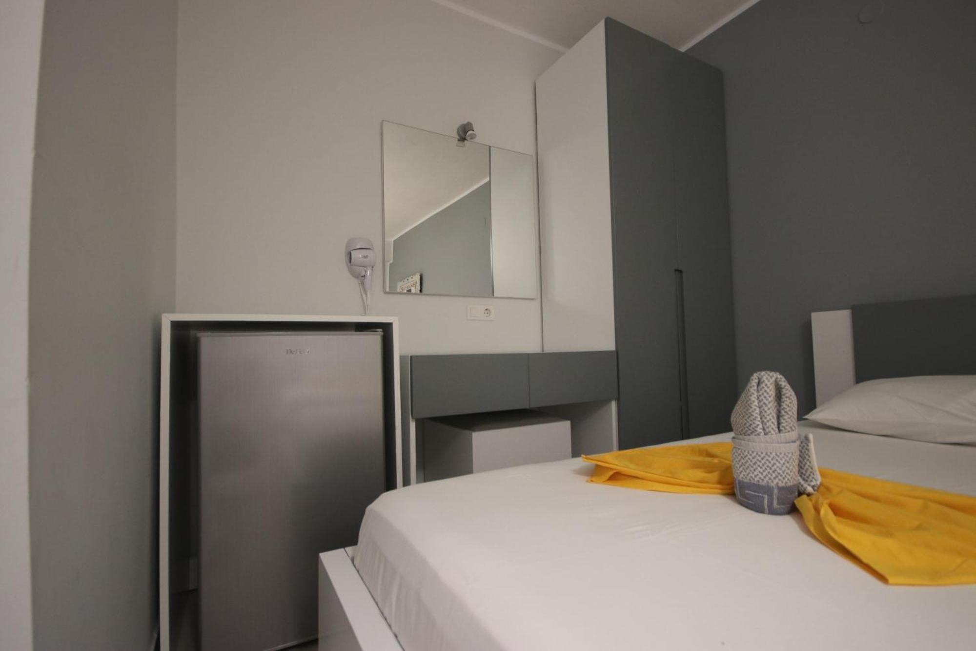 Hotel Potami Beach - Mondi Goro Himarë Eksteriør billede
